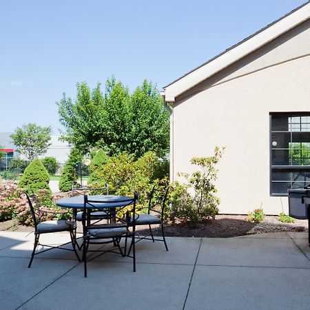 Staybridge Suites Madison - East By Ihg Esterno foto