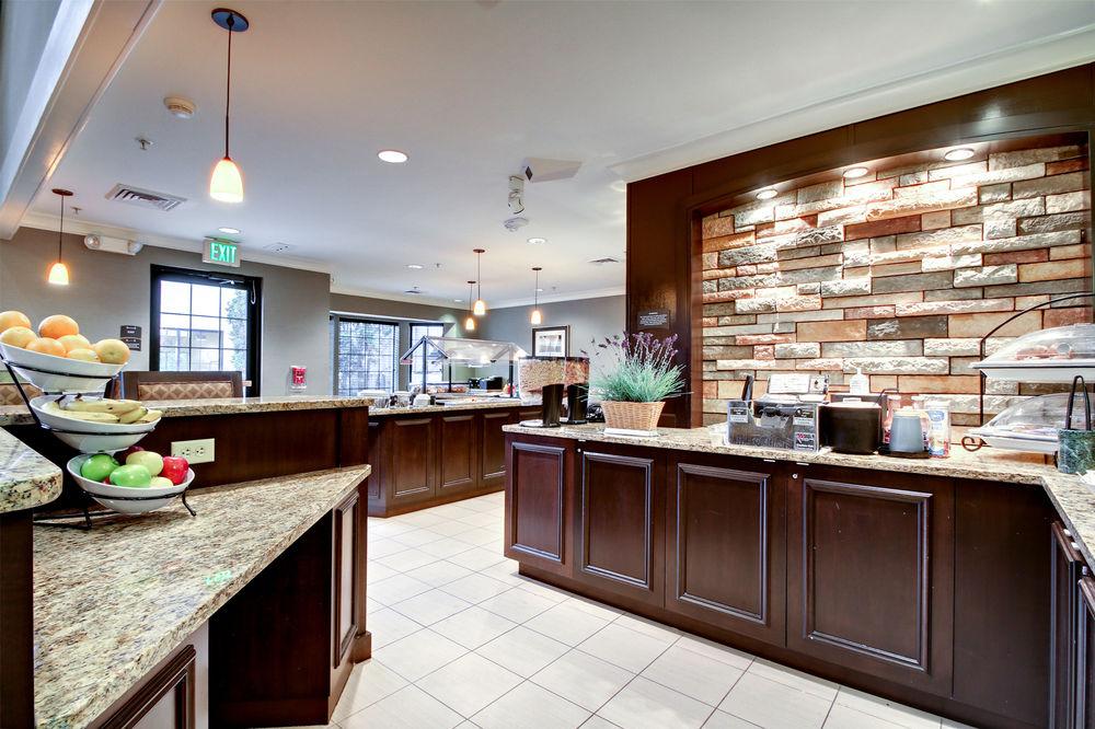 Staybridge Suites Madison - East By Ihg Esterno foto