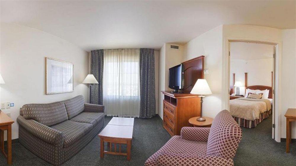 Staybridge Suites Madison - East By Ihg Esterno foto