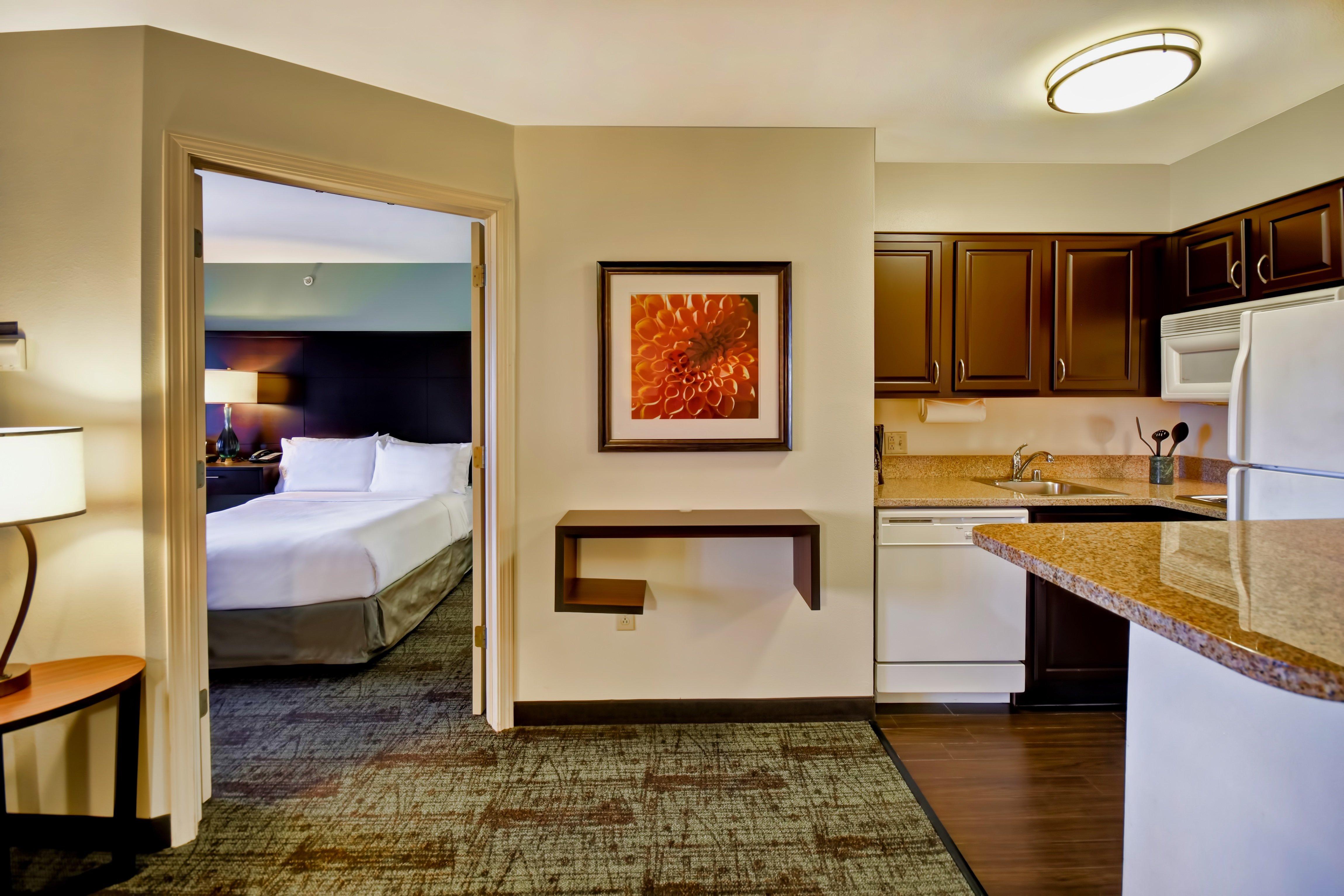 Staybridge Suites Madison - East By Ihg Esterno foto