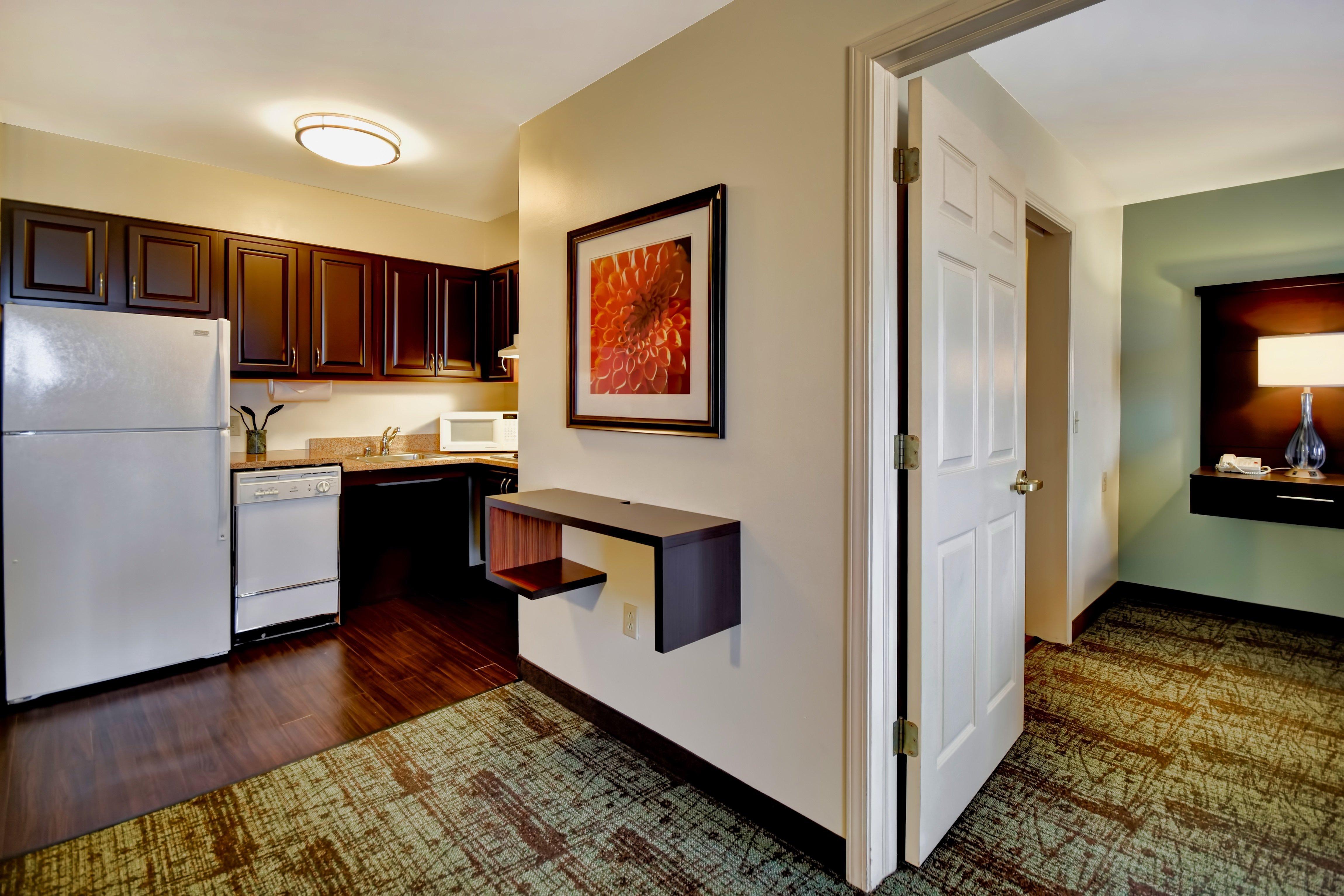 Staybridge Suites Madison - East By Ihg Esterno foto