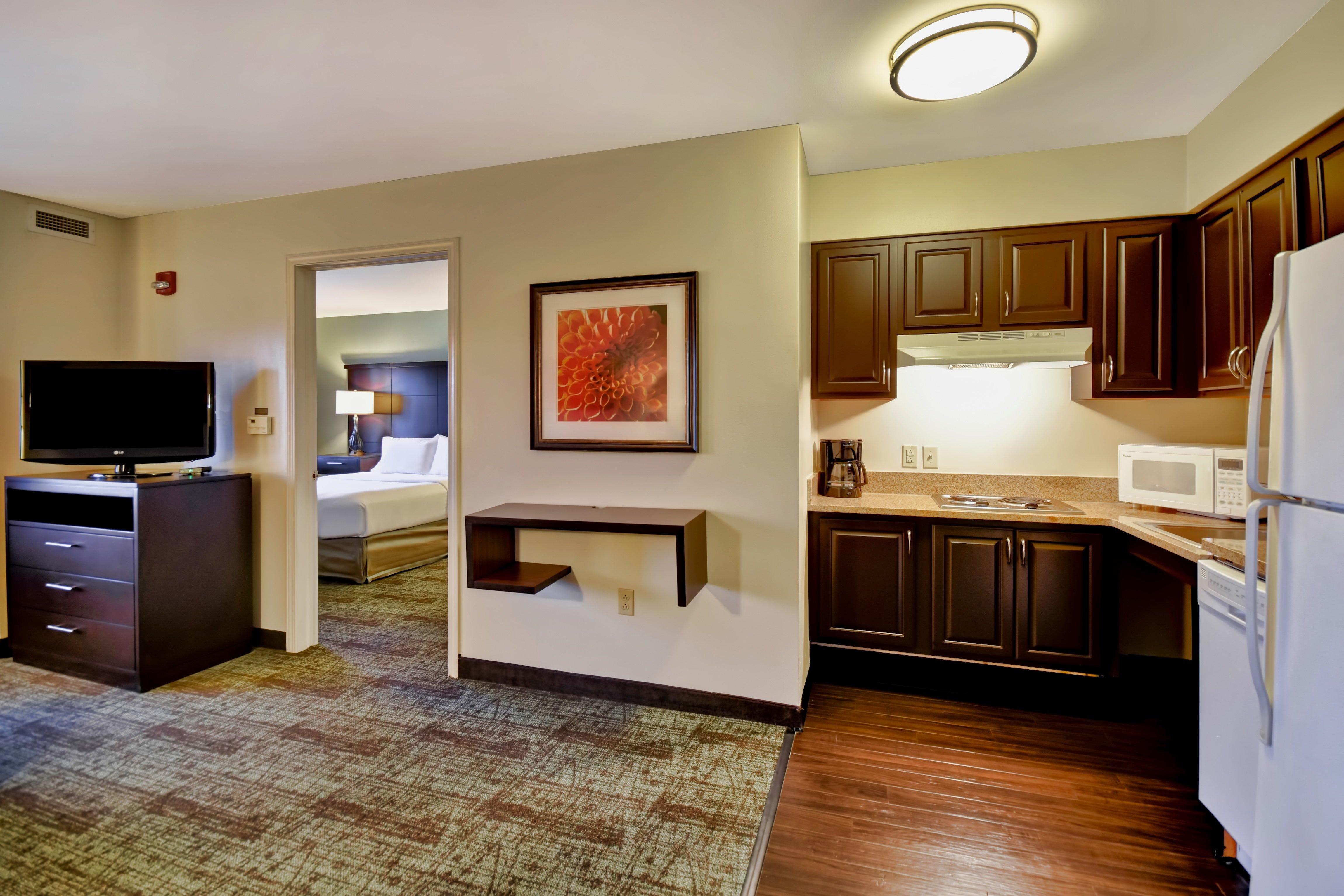 Staybridge Suites Madison - East By Ihg Esterno foto
