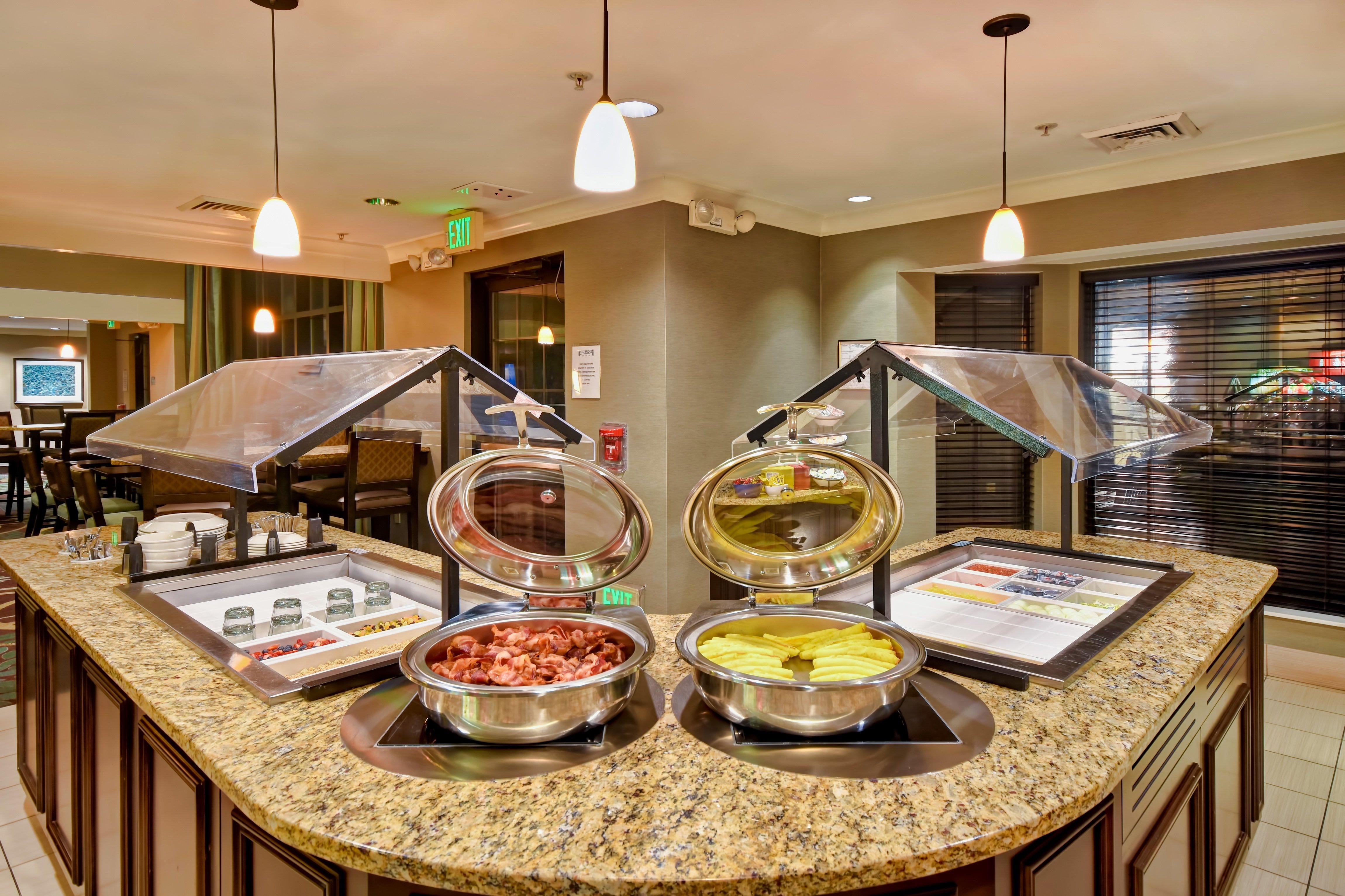 Staybridge Suites Madison - East By Ihg Esterno foto