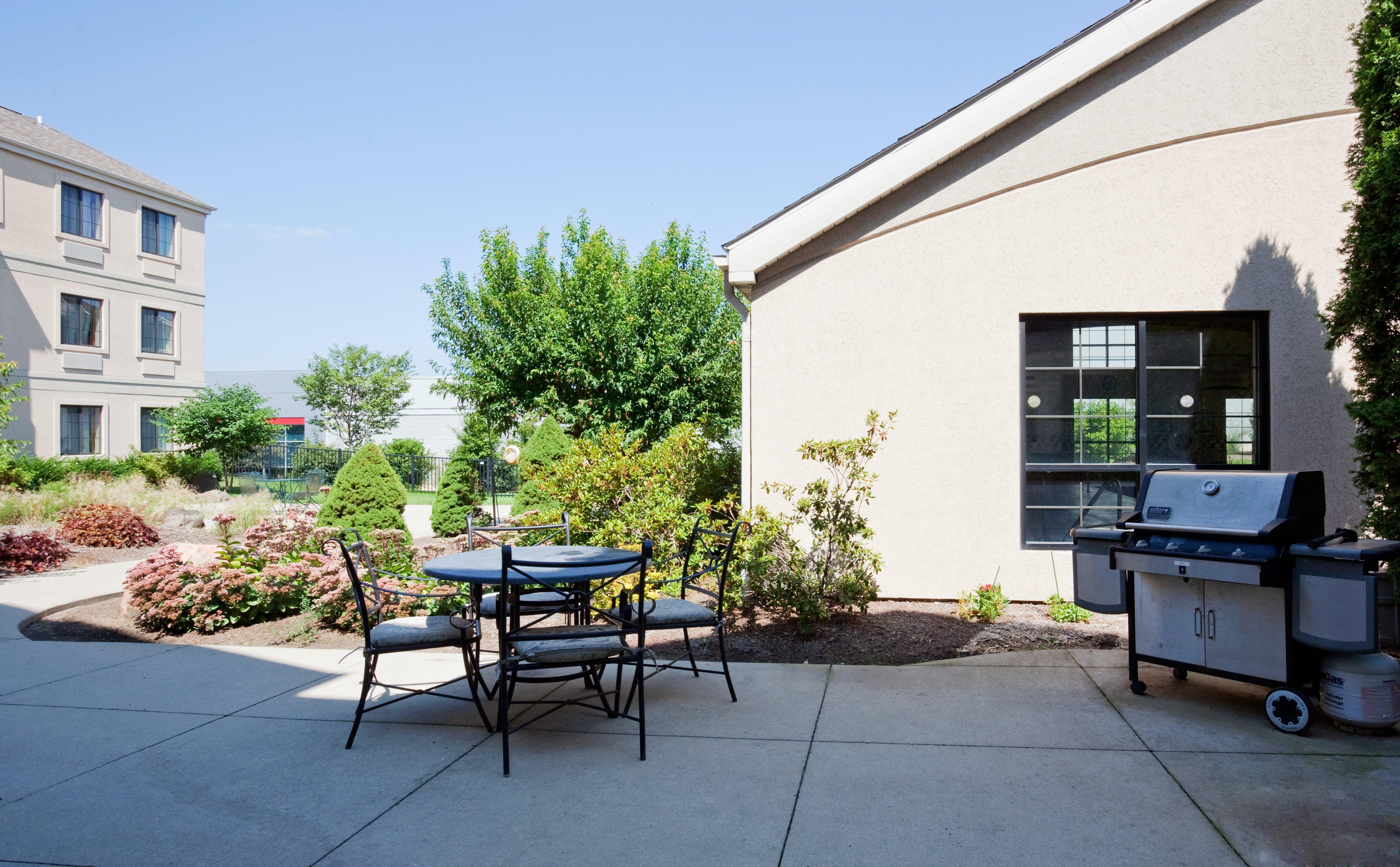 Staybridge Suites Madison - East By Ihg Esterno foto
