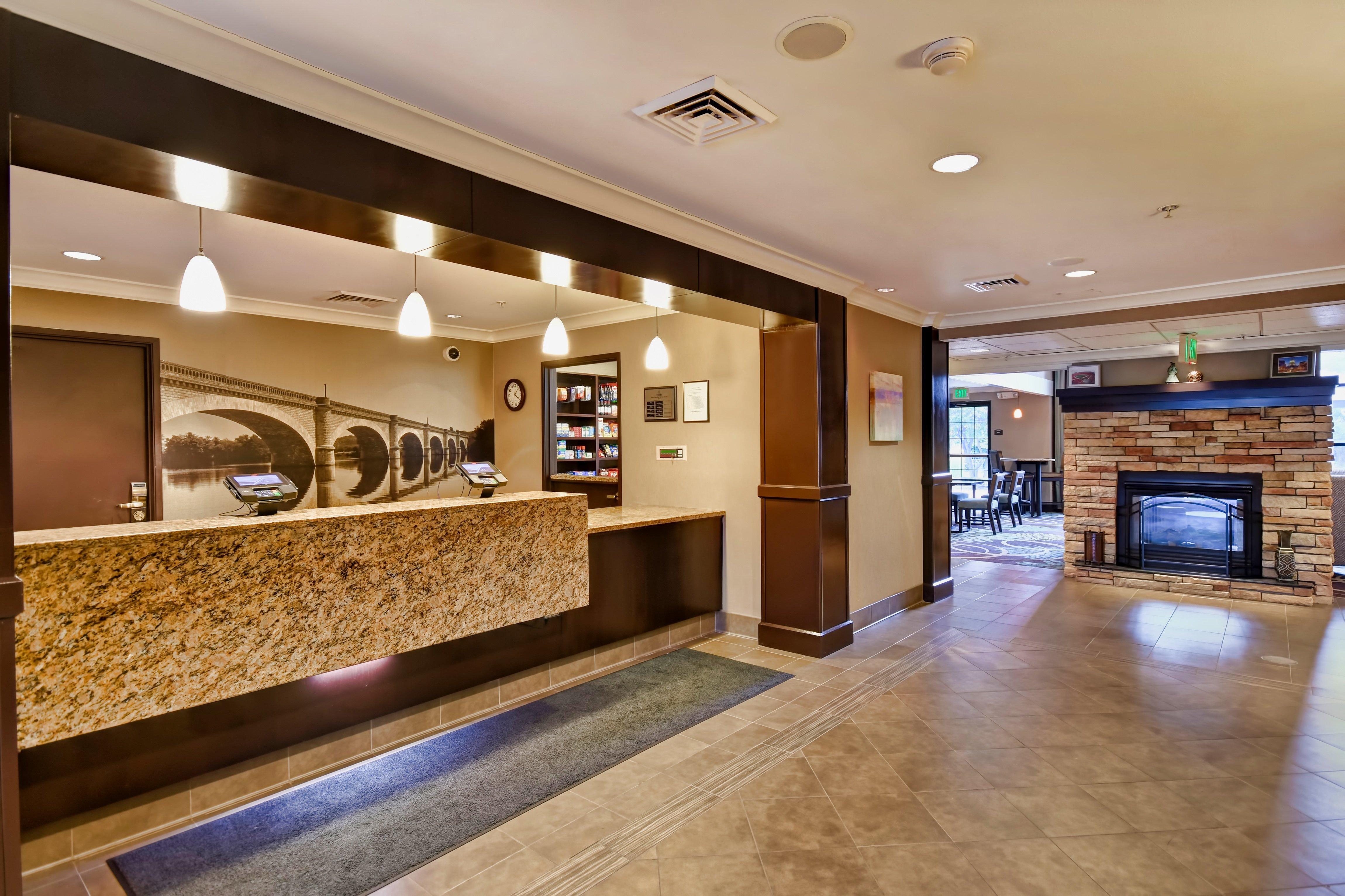 Staybridge Suites Madison - East By Ihg Esterno foto