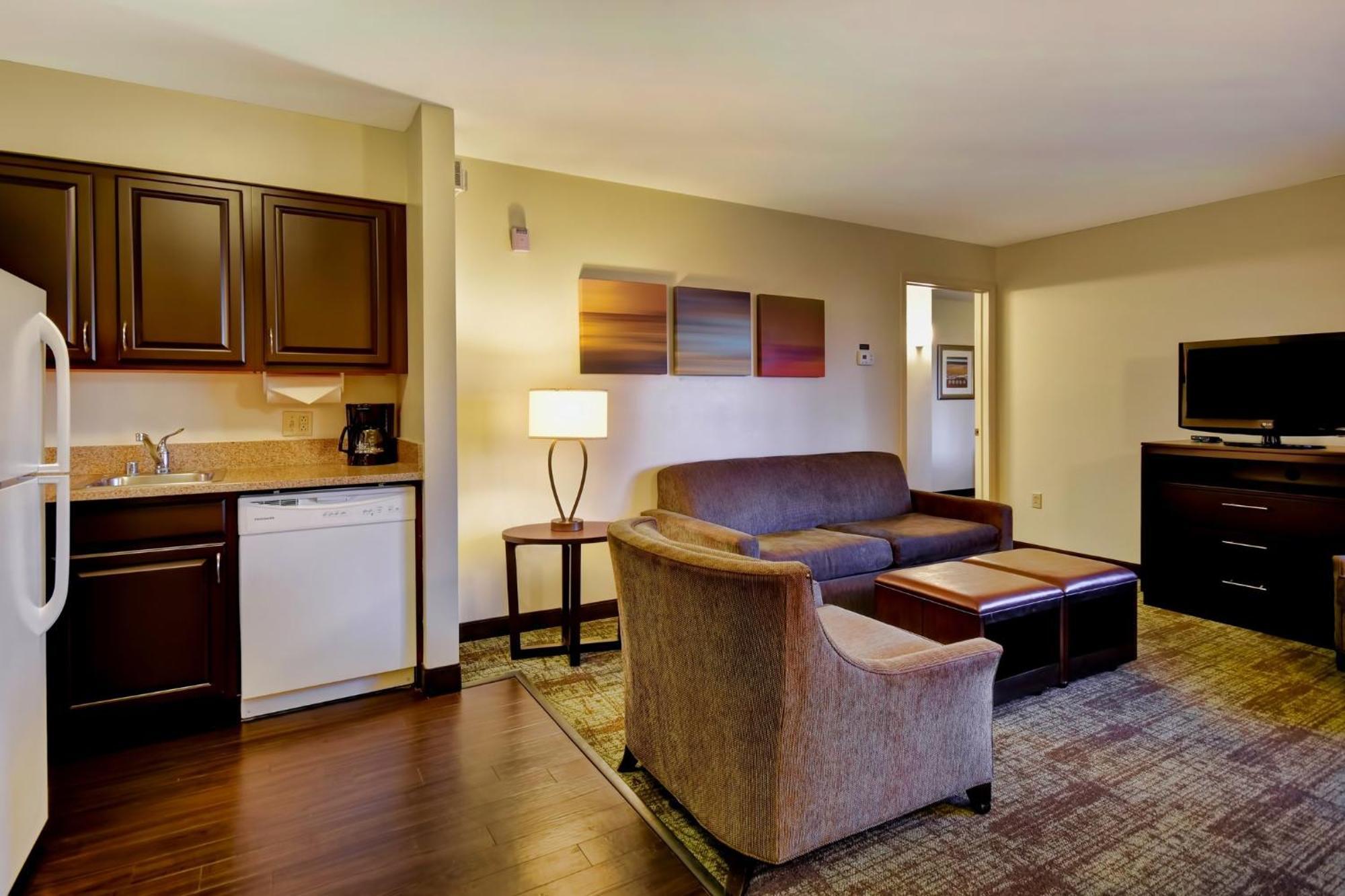 Staybridge Suites Madison - East By Ihg Esterno foto