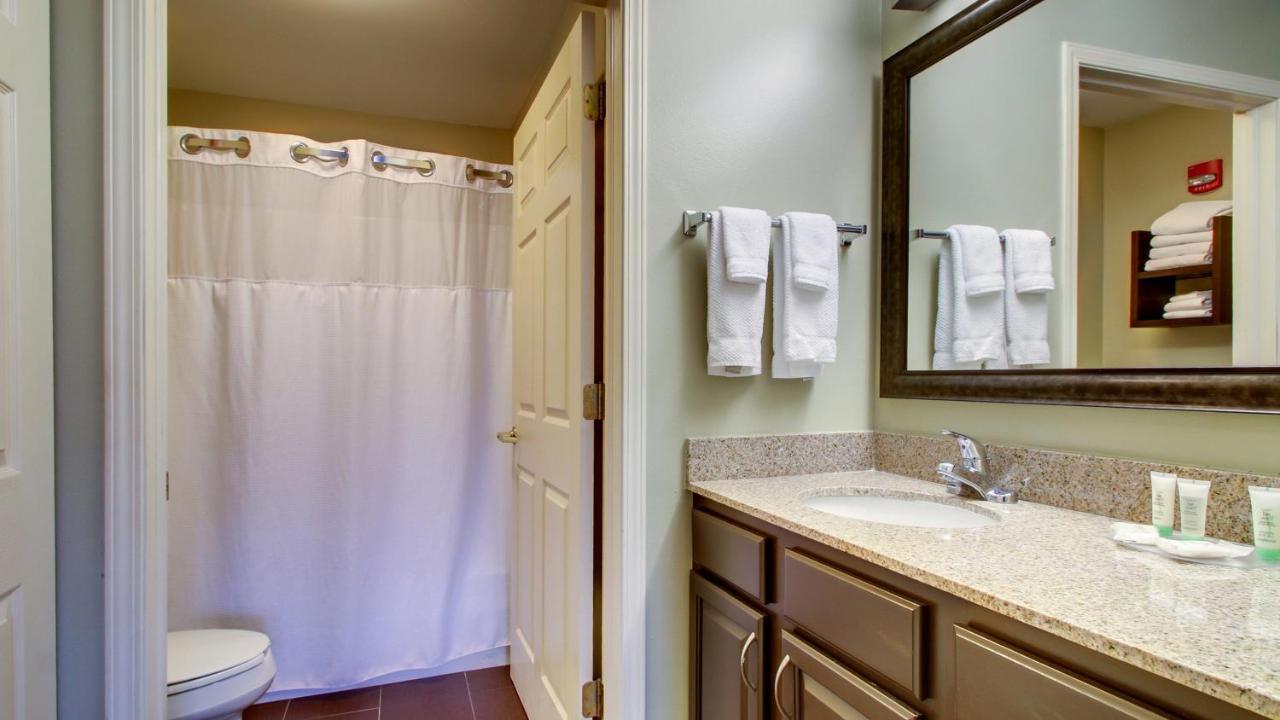 Staybridge Suites Madison - East By Ihg Esterno foto